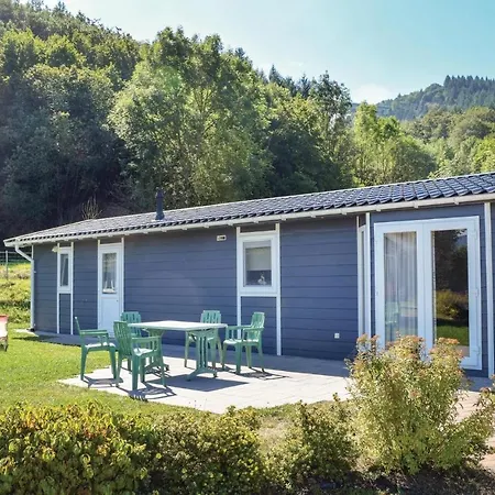 2 Bedroom Amazing In An Der Mosel Holiday home Riol