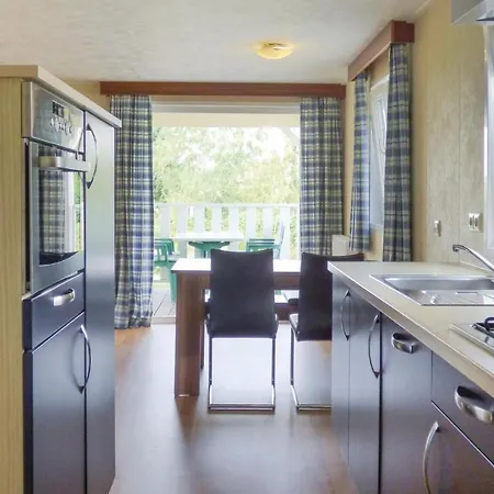2 Bedroom Amazing In An Der Mosel Holiday home Riol