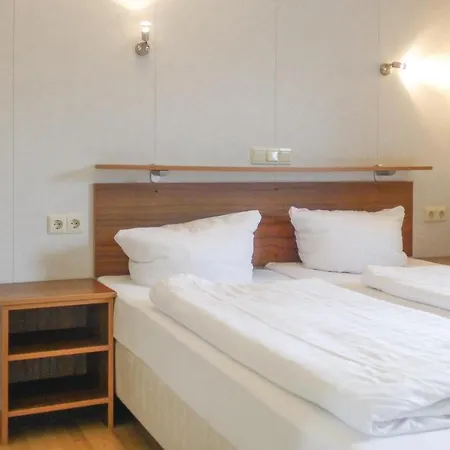 2 Bedroom Amazing In An Der Mosel
